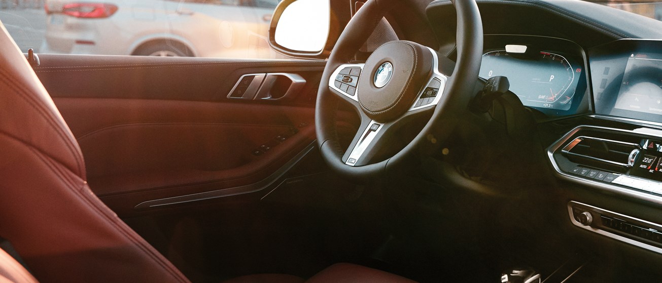 BMW interiør med brune lædersæder